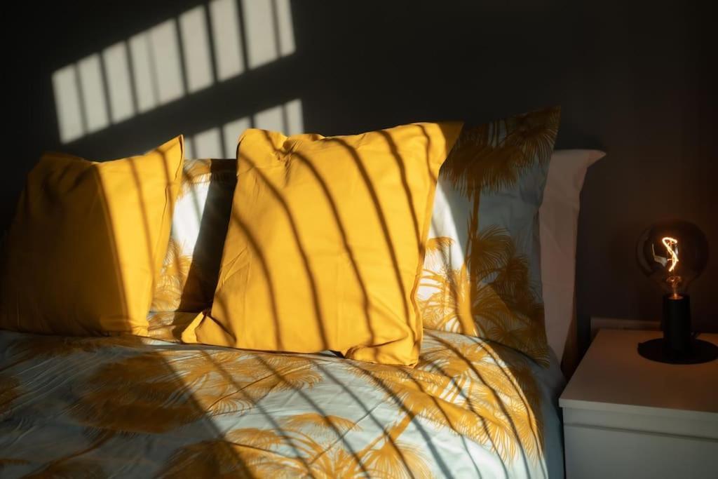Vibrant City Centre Townhouse With Free Parking Rare Outdoor Patio Белфаст Экстерьер фото
